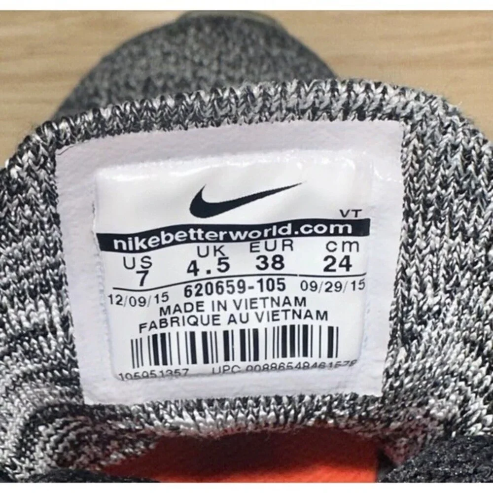 Nike Flyknit Max Oreo running shoes- 620469-105 Men’s Size 7‎